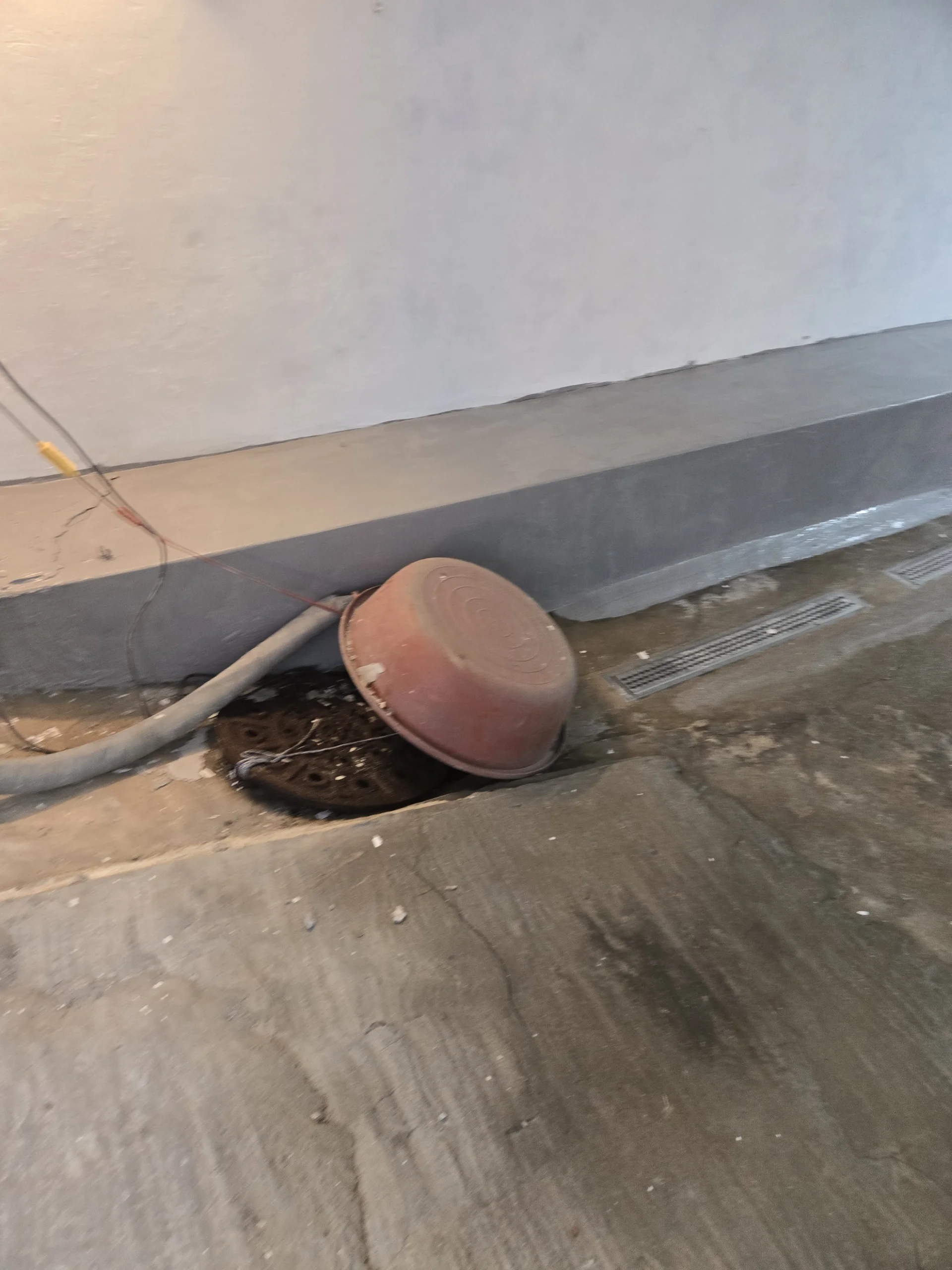 지하실 바닥 트렌치 배수로·집수정 설치