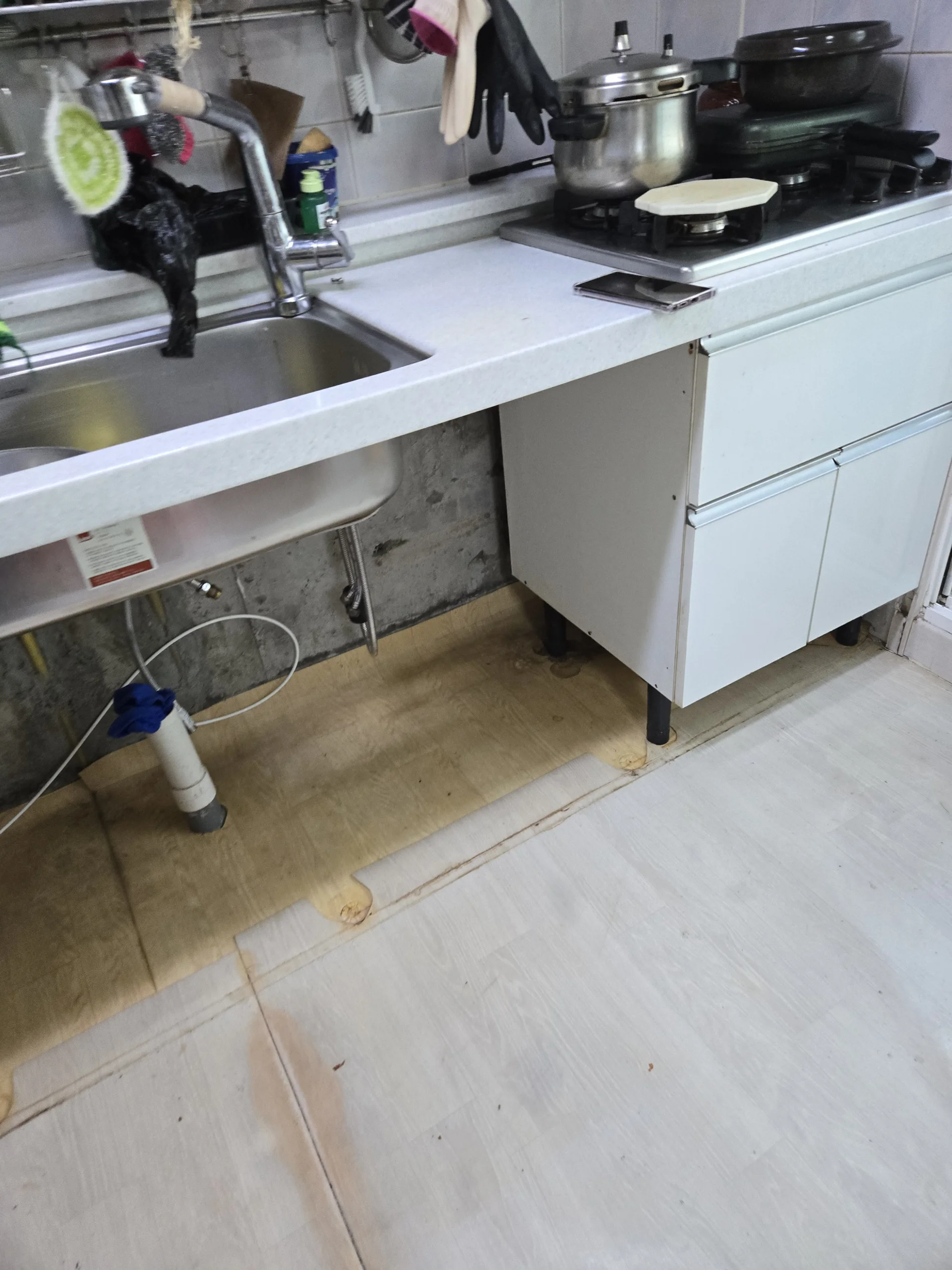 싱크대 하부장 교체·수평 맞춤